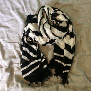 Super cute scarf!